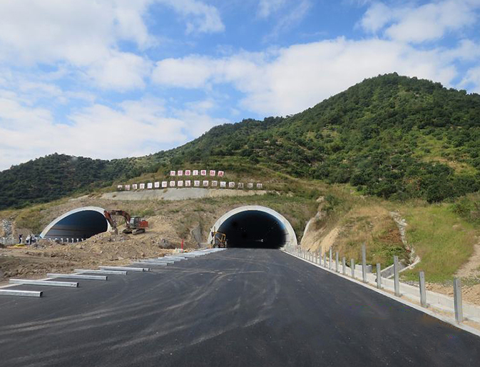 福建漳州高速段轨道工程LED灯项目